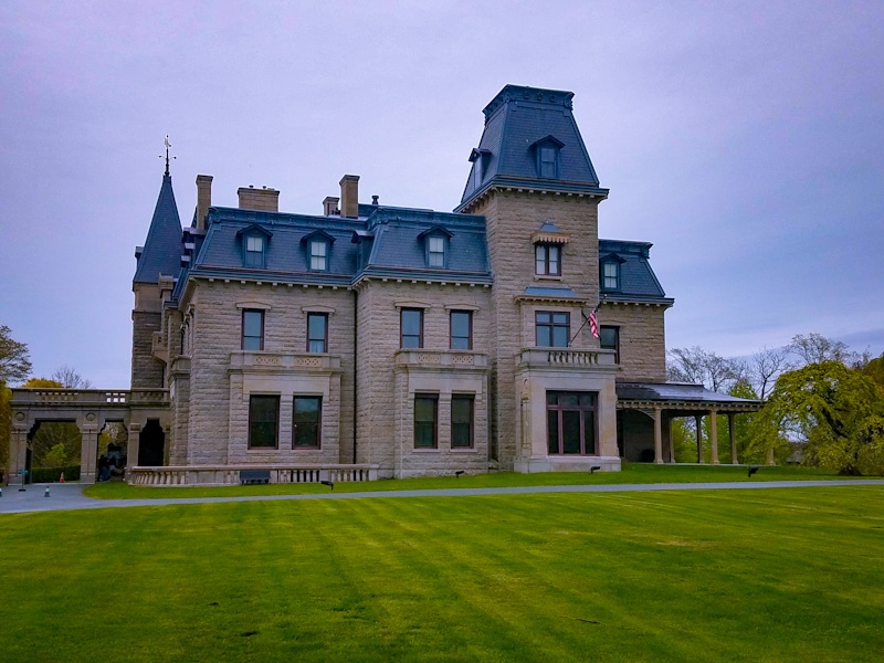 Chateau-Sur-Mer Exterior